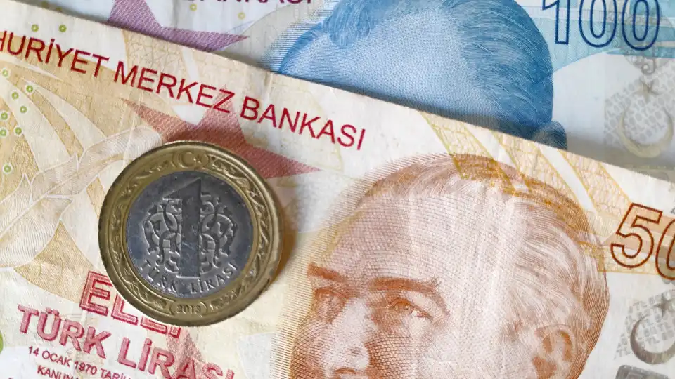 Banco Central da Turquia mantém taxa diretora em 50%