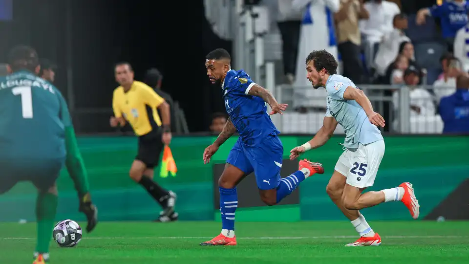 Al Hilal de Jesus vence e pressiona Al Ittihad de Danilo a fazer o mesmo