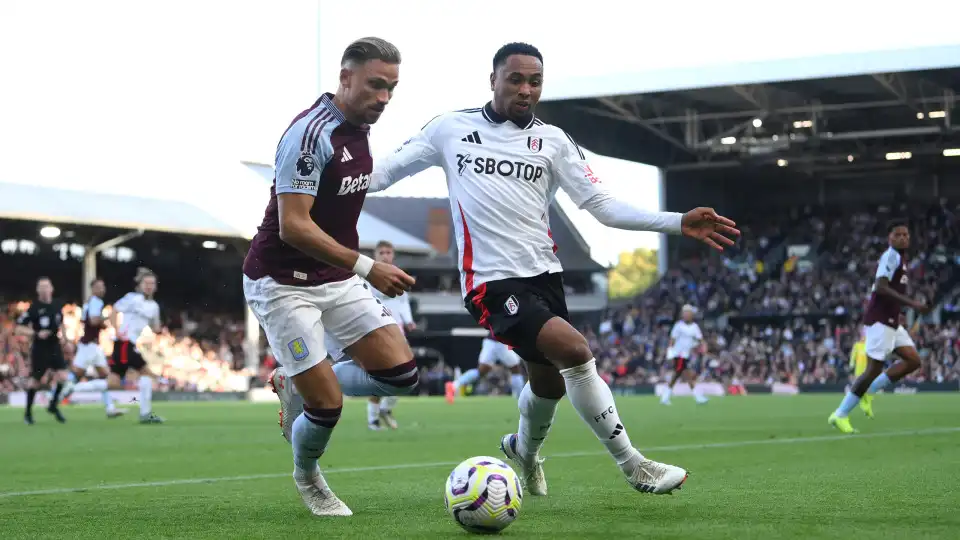 Dez minutos negros (e com problema central) tombam Fulham frente ao Villa