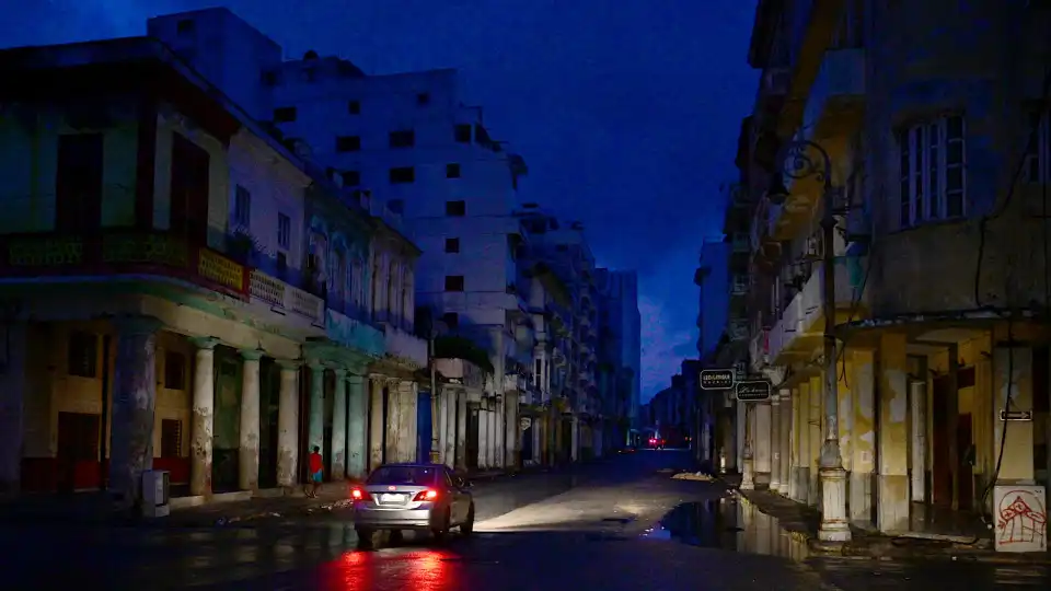 Cuba espera ter maior cobertura elétrica durante o dia após apagão total