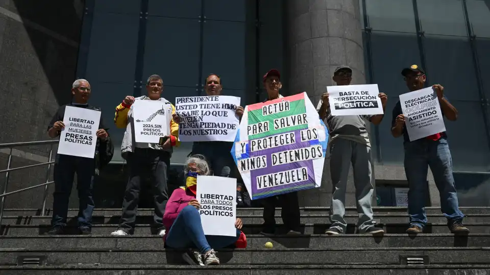 Famílias de adolescentes venezuelanos detidos pedem intervenção da Unicef