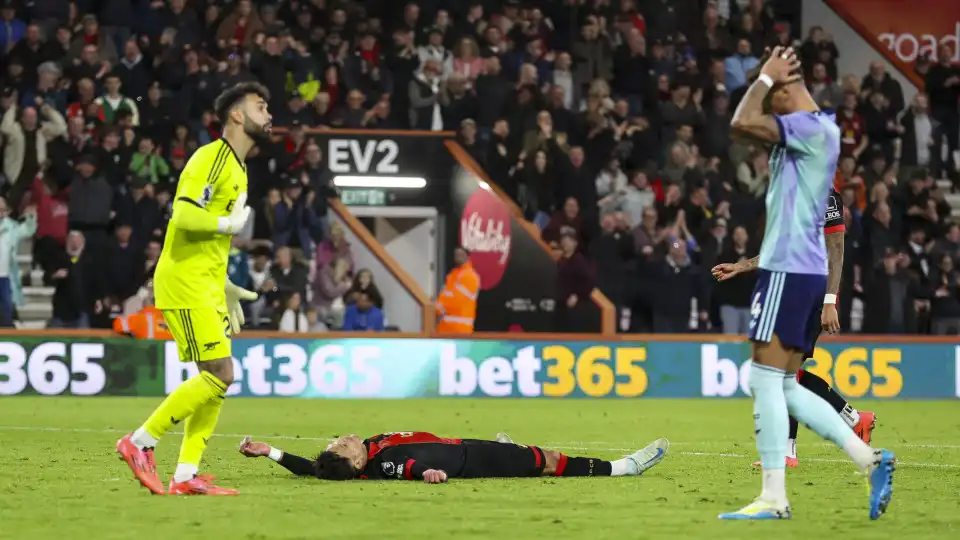 Expulsão no Bournemouth-Arsenal dá que falar: "Evanilson não é Haaland"