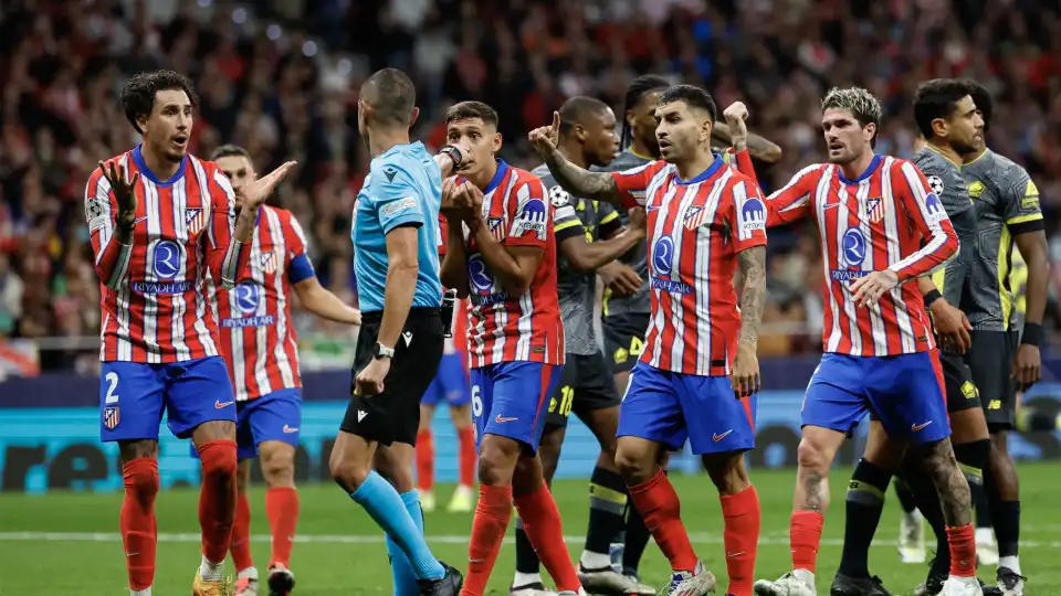 "Ladrões". Atlético de Madrid queixa-se à UEFA do penálti contra o Lille