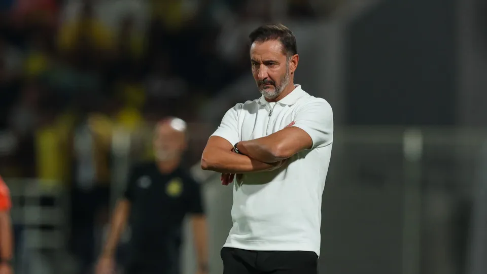 Vítor Pereira vence e pressiona Al Nassr em véspera de jogo grande