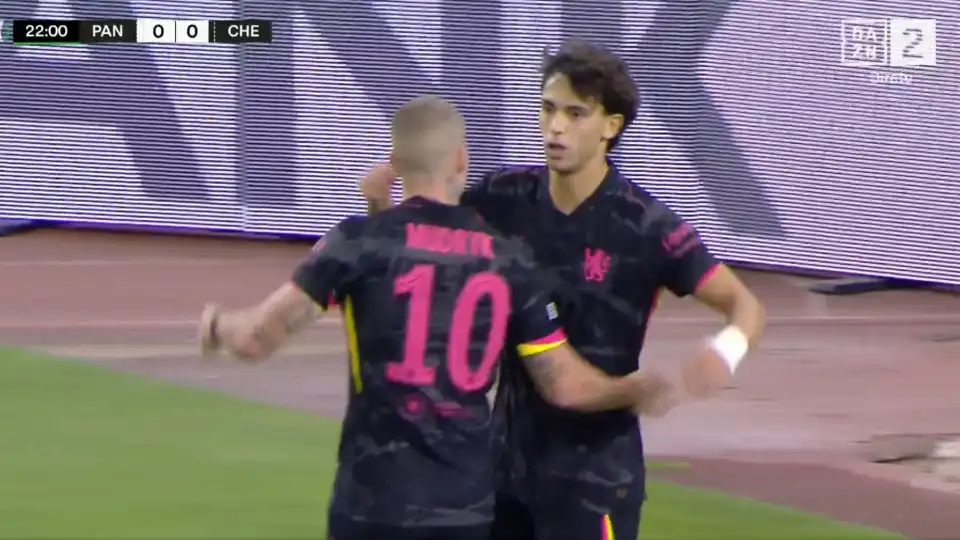 João Félix regressou ao onze do Chelsea e já provocou estragos na Grécia