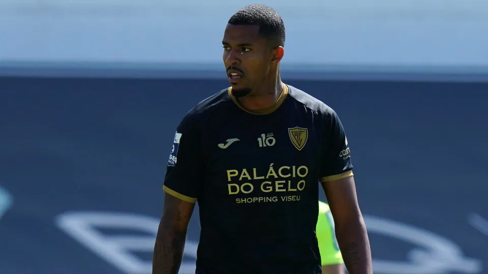 LISBON, PORTUGAL - APRIL 13:  Andre Clovis of AC Viseu during the Liga Portugal 2 match between CF Os Belenenses and Academico de Viseu at Estadio do Restelo on April 13, 2023 in Lisbon, Portugal.  (Photo by Gualter Fatia/Getty Images)