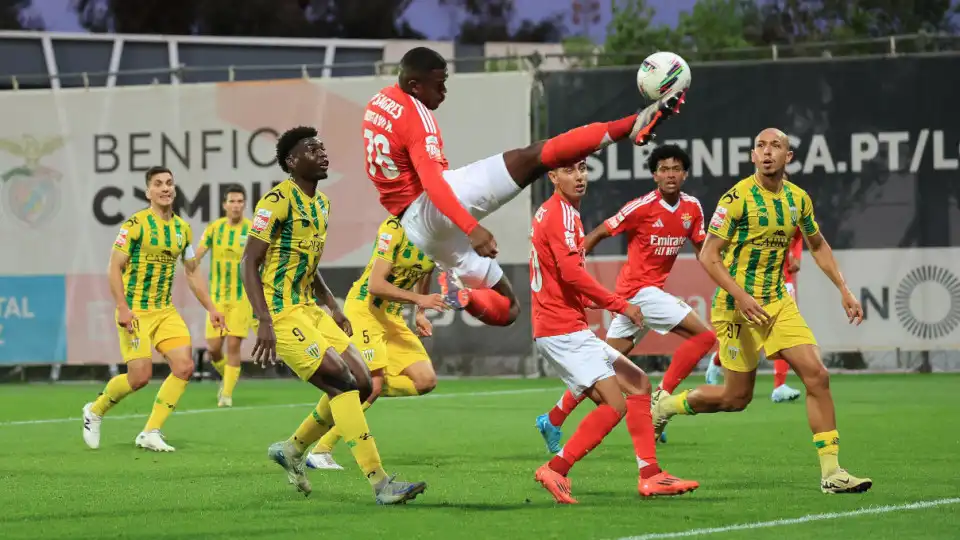 Benfica B não ultrapassa o vermelho e II Liga tem um novo líder