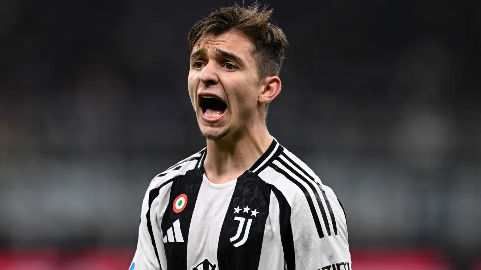 MILAN, ITALY - OCTOBER 27: Francisco Conceicao of Juventus reacts during the Serie A match between Inter and Juventus at Stadio Giuseppe Meazza on October 27, 2024 in Milan, Italy. (Photo by Image Photo Agency/Getty Images)