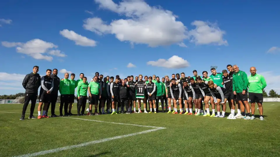 Plantel do Sporting envia mensagem a Nuno Santos: "Um leão não verga"