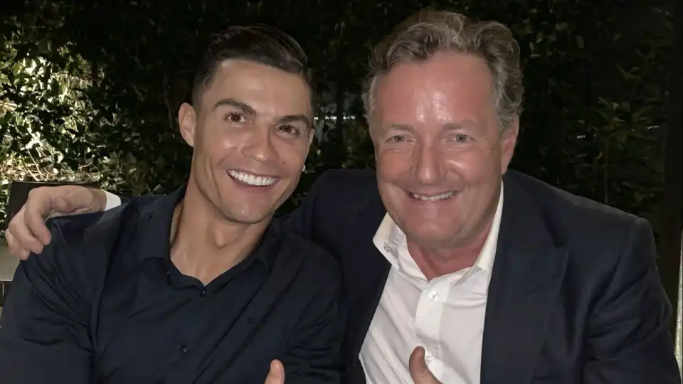 Piers Morgan volta a recorrer a Cristiano Ronaldo para 'picar' Ten Hag