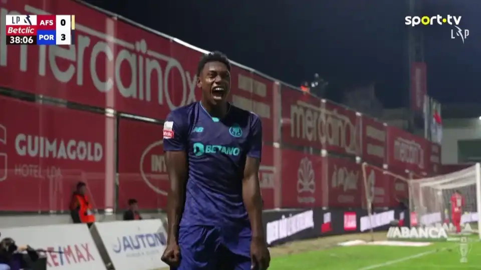 Um, dois, três. Hattrick de Samu Omorodion no FC Porto em 14 (!) minutos