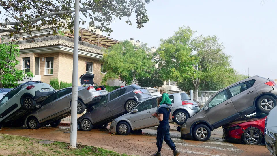 AO MINUTO: "Não baixem a guarda", apela Sánchez; Há 62 mortos