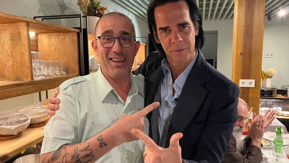 O restaurante lisboeta onde Nick Cave comeu amêijoas "espetaculares"