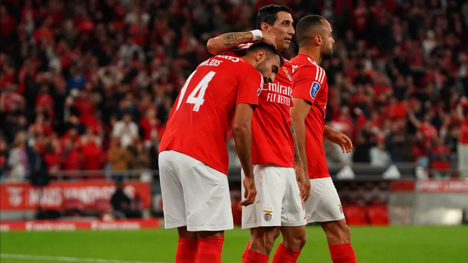 Pavlidis 'pica' o ponto para ver 'Di Magia'. Notas do Benfica-Santa Clara