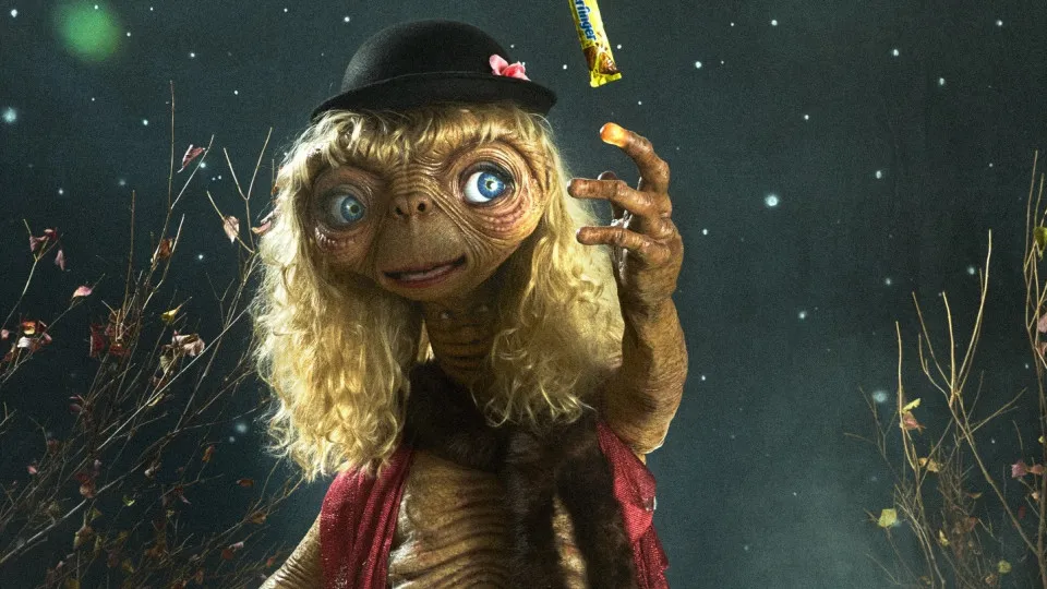 Heidi Klum, a rainha do Halloween, mascarou-se de E.T este ano