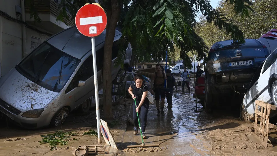 A água potável chegou por fim a Massanassa, mas pelas mãos de voluntários