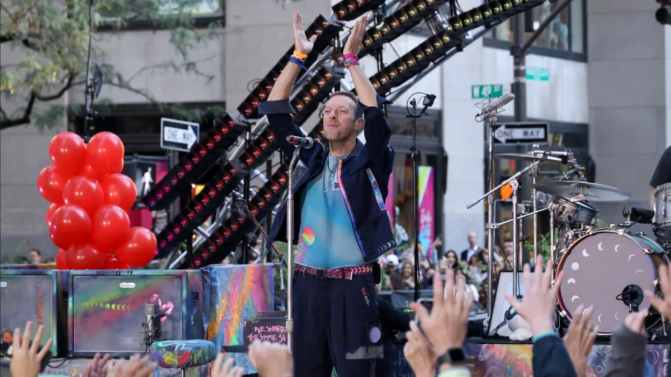 Coldplay atuam pela primeira vez sem um dos membros da banda