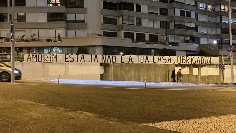 Tarja contra Amorim nas imediações de Alvalade. "Já não é a tua casa"