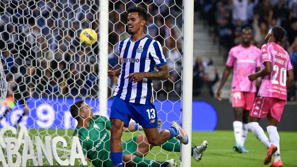 Notas do FC Porto-Estoril: 'Vingança' azul e branca em quatro capítulos