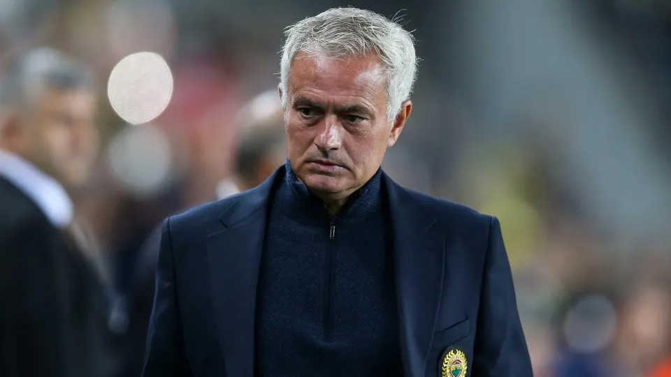 Mourinho implacável com futebol turco: "É obscuro e cheira mal"