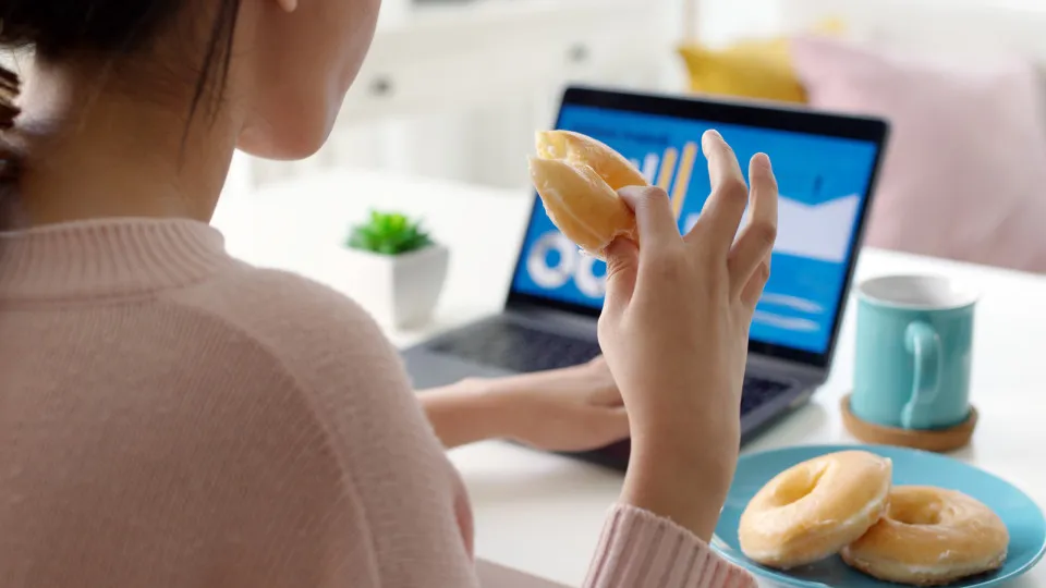 Comer estes alimentos pode fazer com que envelheça mais depressa 