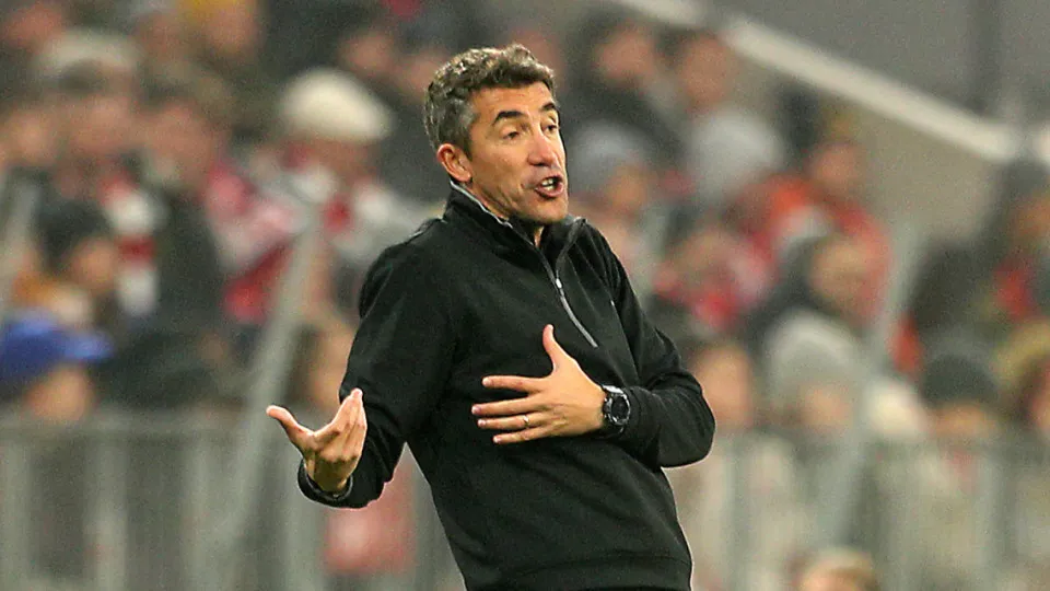 Bruno Lage assume "responsabilidade" na derrota do Benfica em Munique