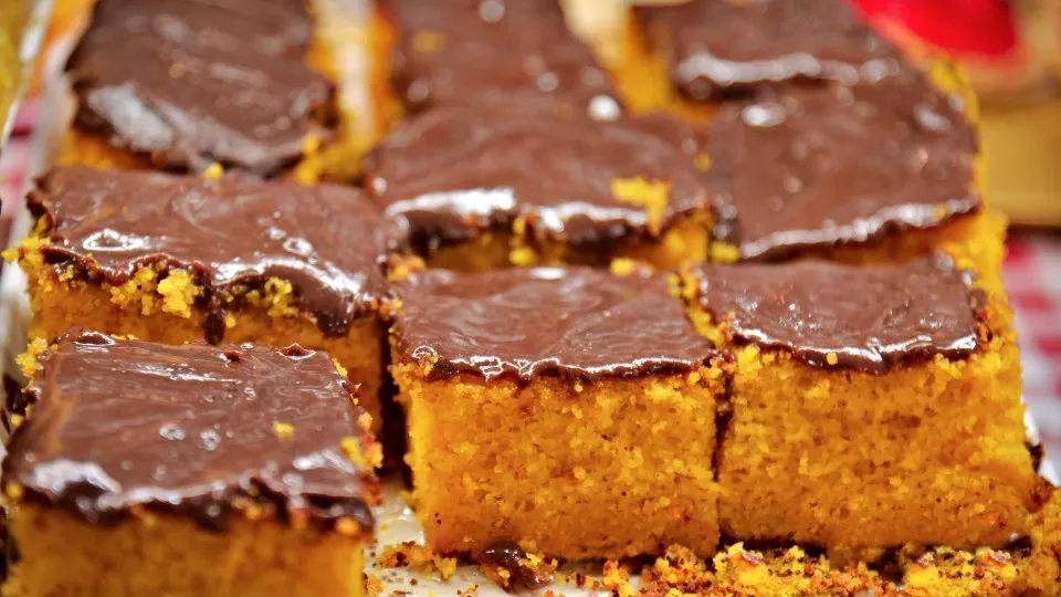 Sabe aquele bolo de chocolate e cenoura que todos amam? A receita!