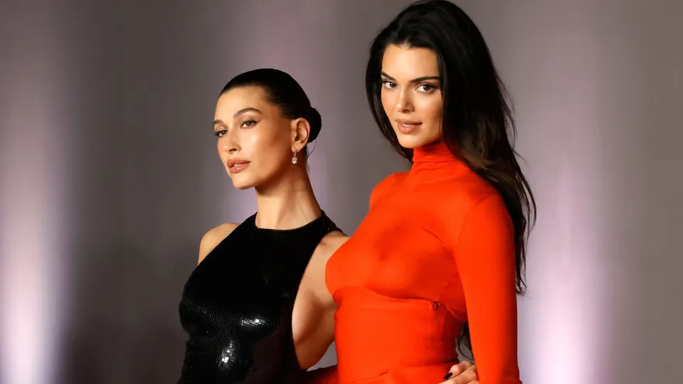 As mensagens de Kendall Jenner e Hailey Bieber a todas as mulheres