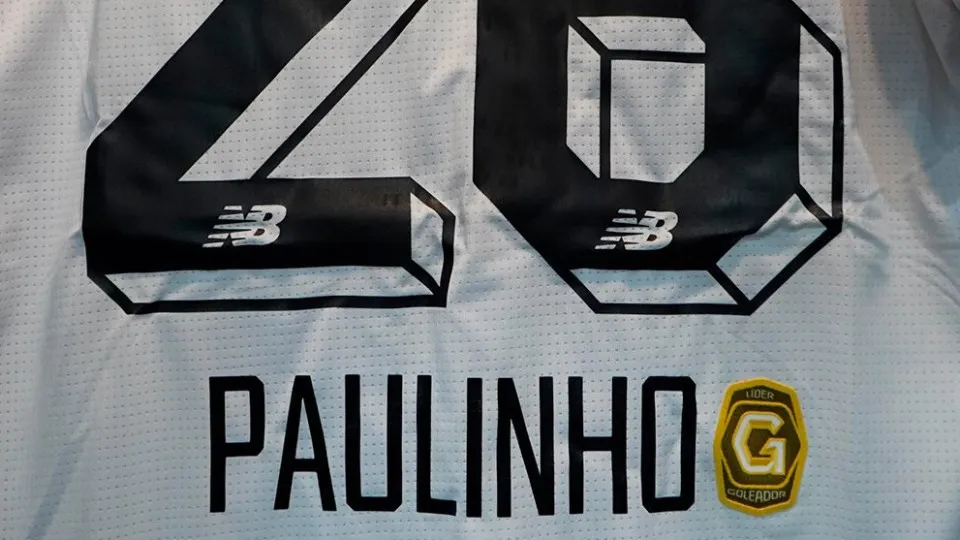 A camisola de Paulinho que deu nas vistas na derrota do Toluca