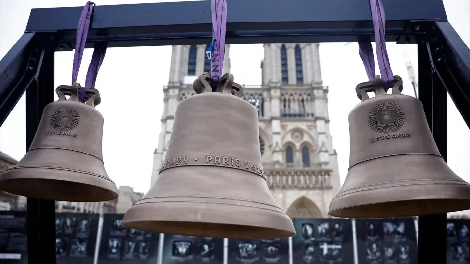 Catedral de Notre-Dame recebe 3 sinos. Um deles dos Jogos Olímpicos