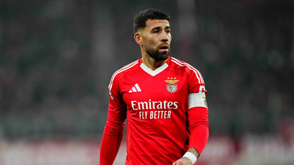 Otamendi vai sair do Benfica em janeiro, garante jornalista argentino