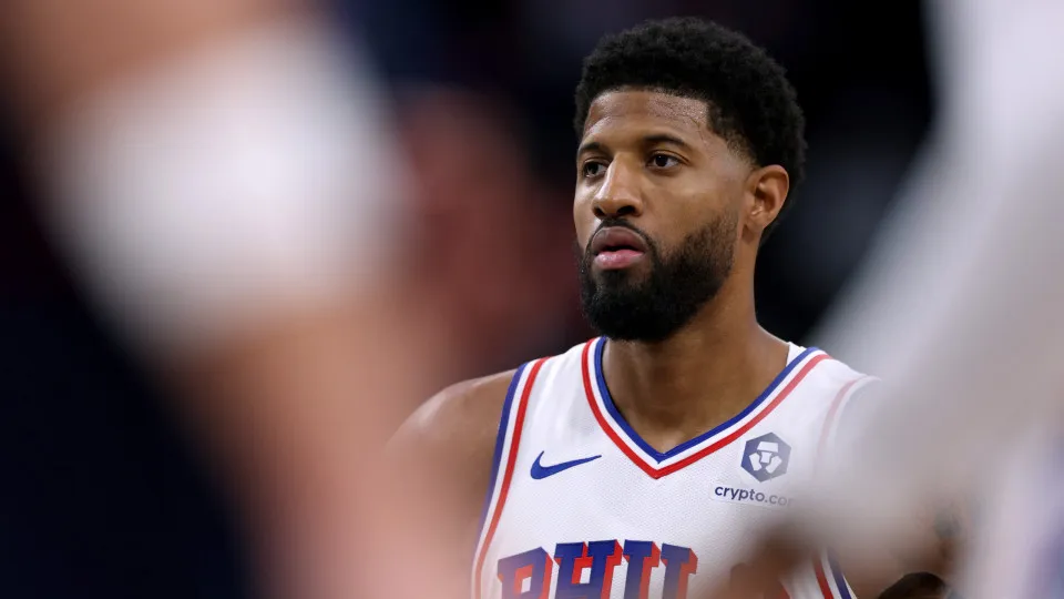 Paul George assobiado no regresso a Los Angeles: "É estúpido"