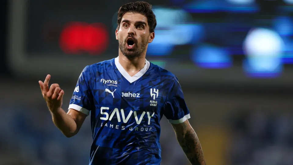 Rúben Neves já foi operado ao joelho e Al Hilal revela o tempo de paragem