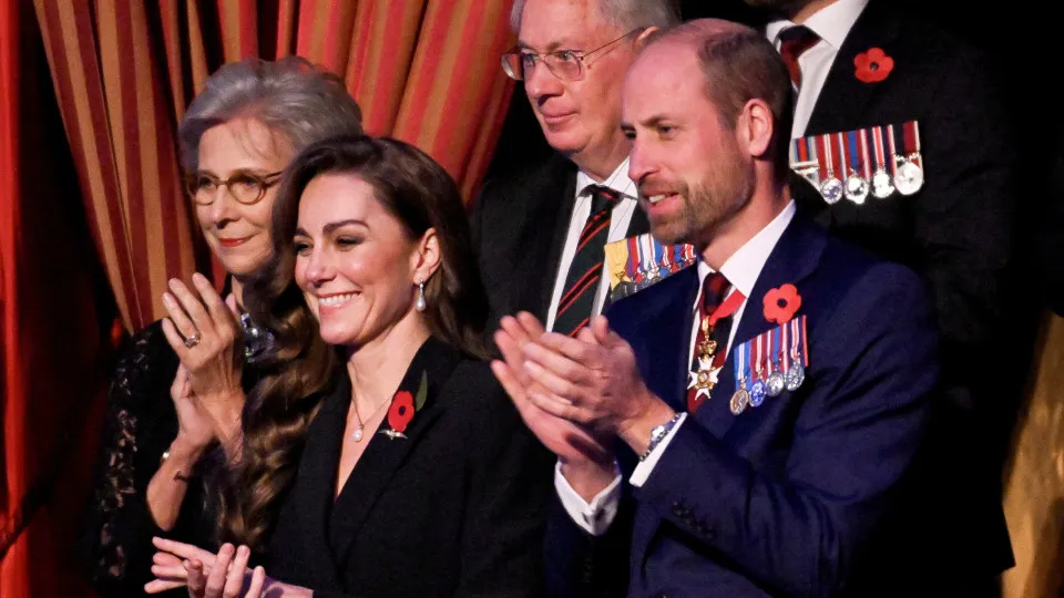 Kate Middleton reaparece sorridente e radiante! Veja as imagens