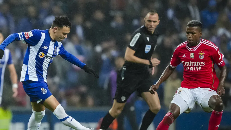 Jogo de 'xadrez' na Luz. Eis os onzes iniciais de Benfica e FC Porto