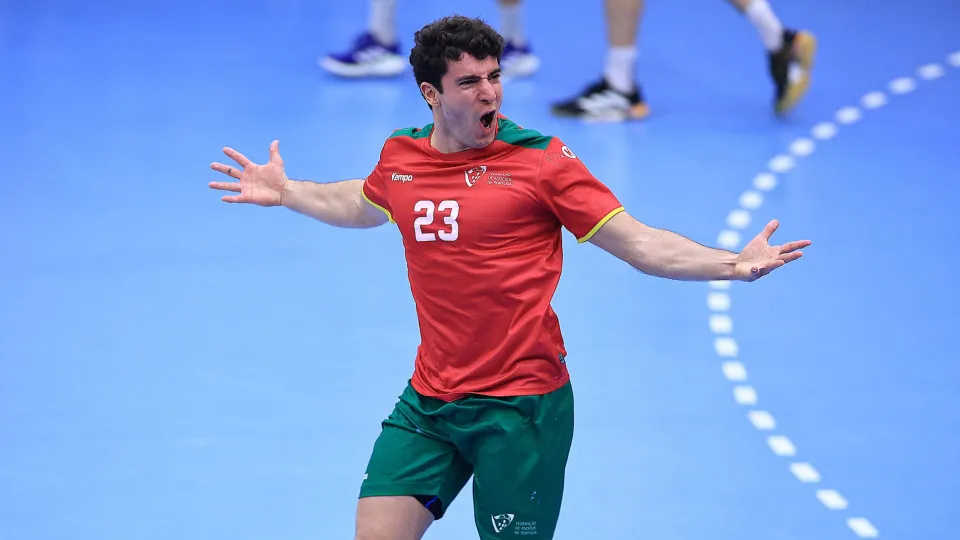 Portugal volta a ganhar e já lidera grupo de qualificação para o Europeu