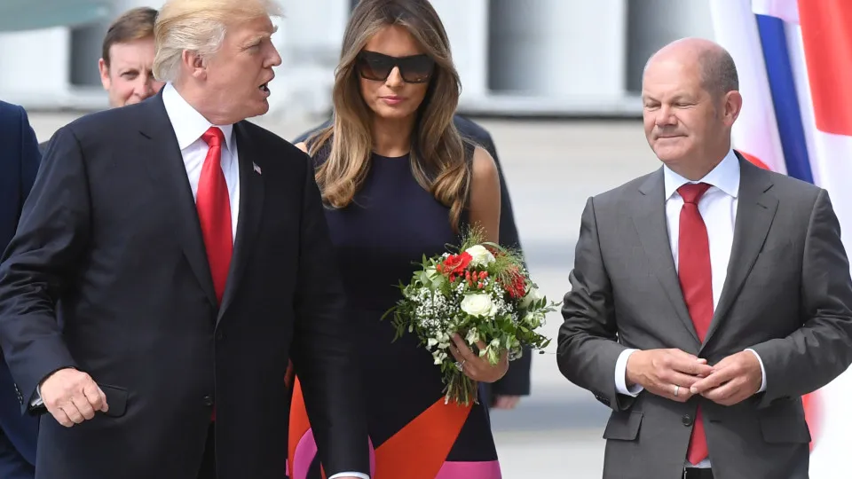 Trump e Scholz prontos a "trabalhar pelo regresso da paz à Europa"