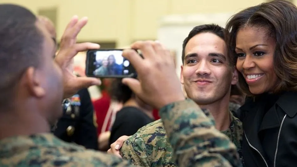 Michelle Obama partilha "profunda gratidão" para com os veteranos