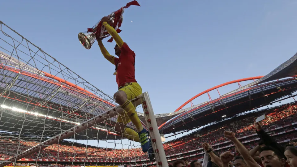 Rota no Benfica com fim... e Taça partida. O que é feito de Paulo Lopes?