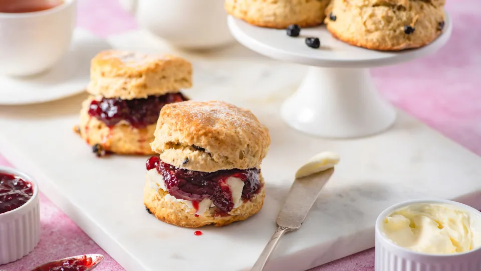 Já a pensar no lanche, faça estes scones bem simples