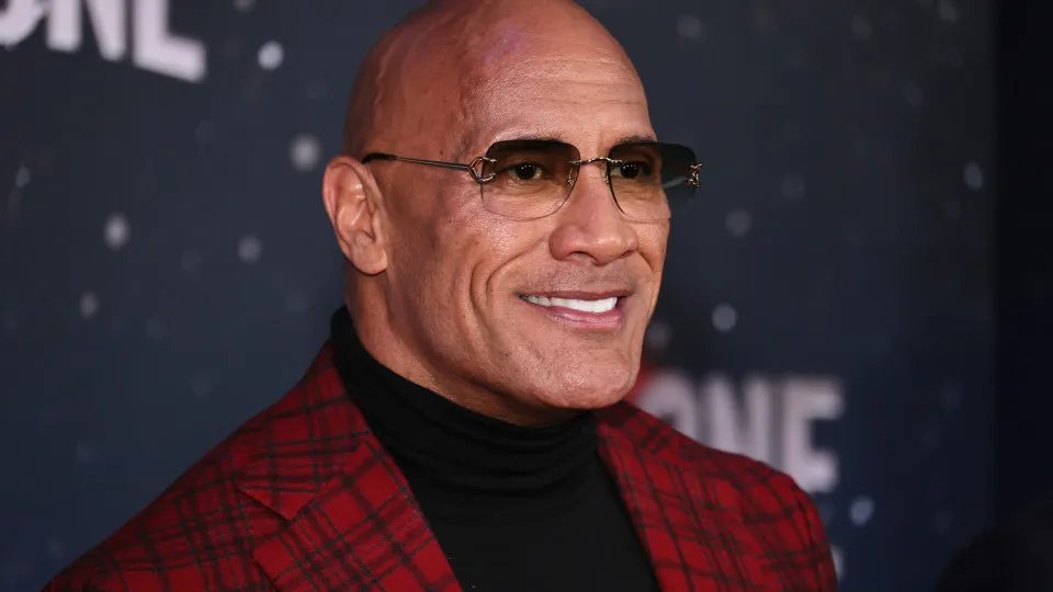 The Rock em momento emocionante ao lado de fã diagnosticada com cancro