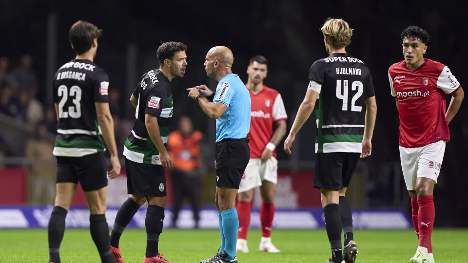 Insultos a Luís Godinho e pirotecnia. Eis as multas do Sp. Braga-Sporting