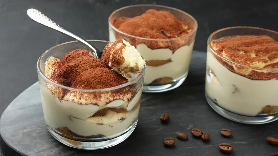 É provável que não exista uma receita de tiramisù tão simples como esta