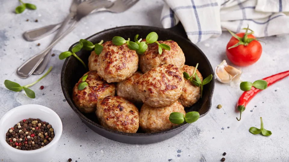 Como fazer umas almôndegas de frango incríveis (na 'air fryer')