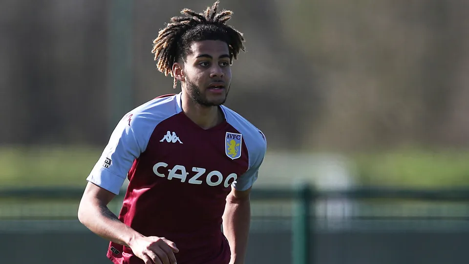 Jovem formado no Aston Villa surpreende e deixa o futebol... aos 22 anos