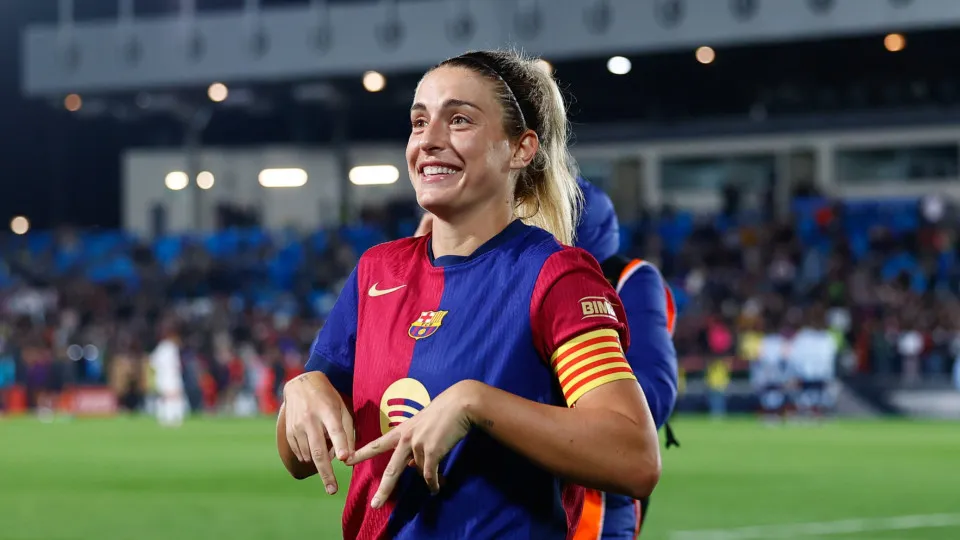 Alexia Putellas alcança feito no Barcelona e supera... Luis Suárez