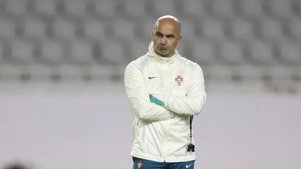 Portugal's Spanish head coach Roberto Martinez looks on during a training session at the Poljud Stadium in Split, on November 17, 2024, on the eve of the the UEFA Nations League, League A Group A1 football match between Croatia and Portugal. (Photo by DAM