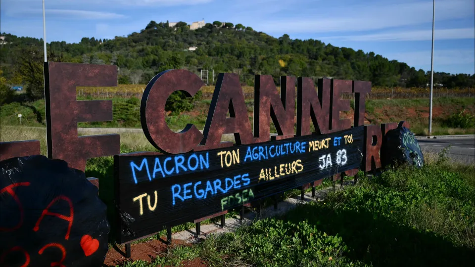 Sindicatos agrícolas franceses iniciam protestos