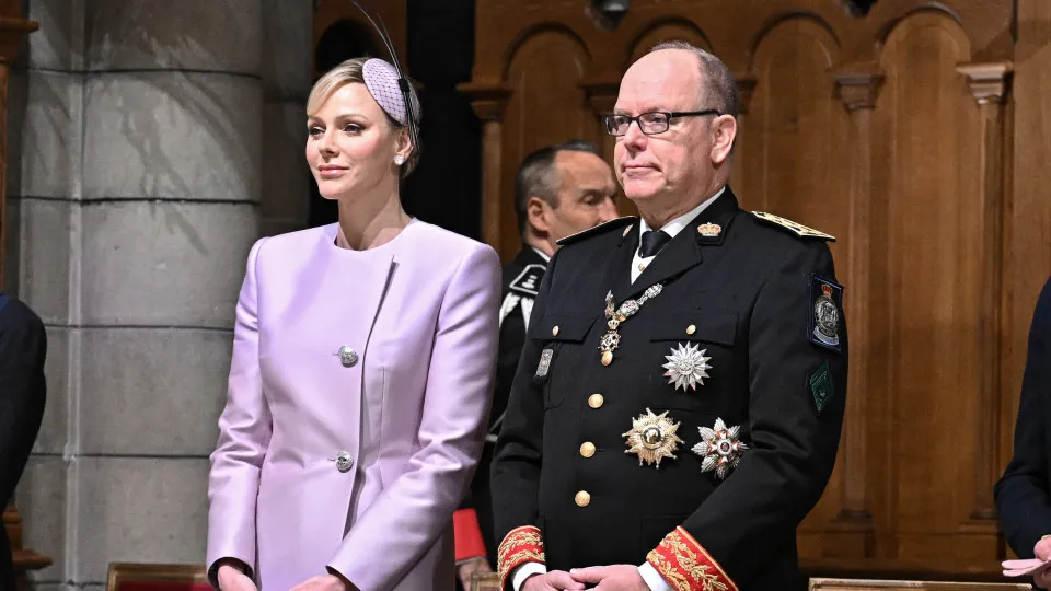 Príncipe Alberto e princesa Charlene celebram Dia Nacional do Mónaco