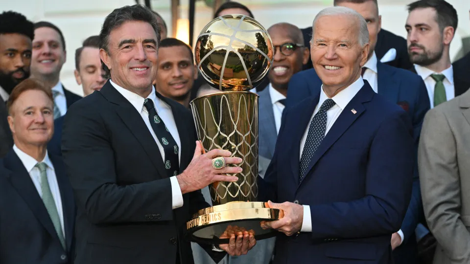 Joe Biden recebeu Celtics na Casa Branca e Neemias Queta deu nas vistas